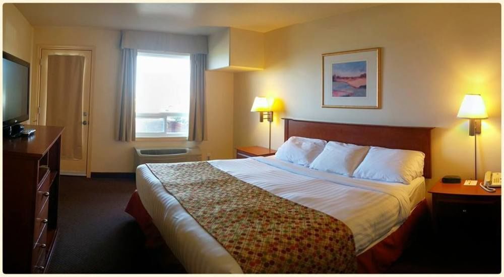 Super 8 By Wyndham Caraquet Hotel Exterior photo