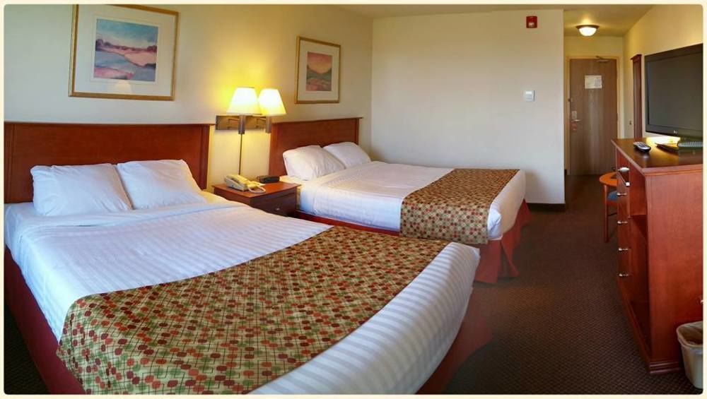 Super 8 By Wyndham Caraquet Hotel Exterior photo